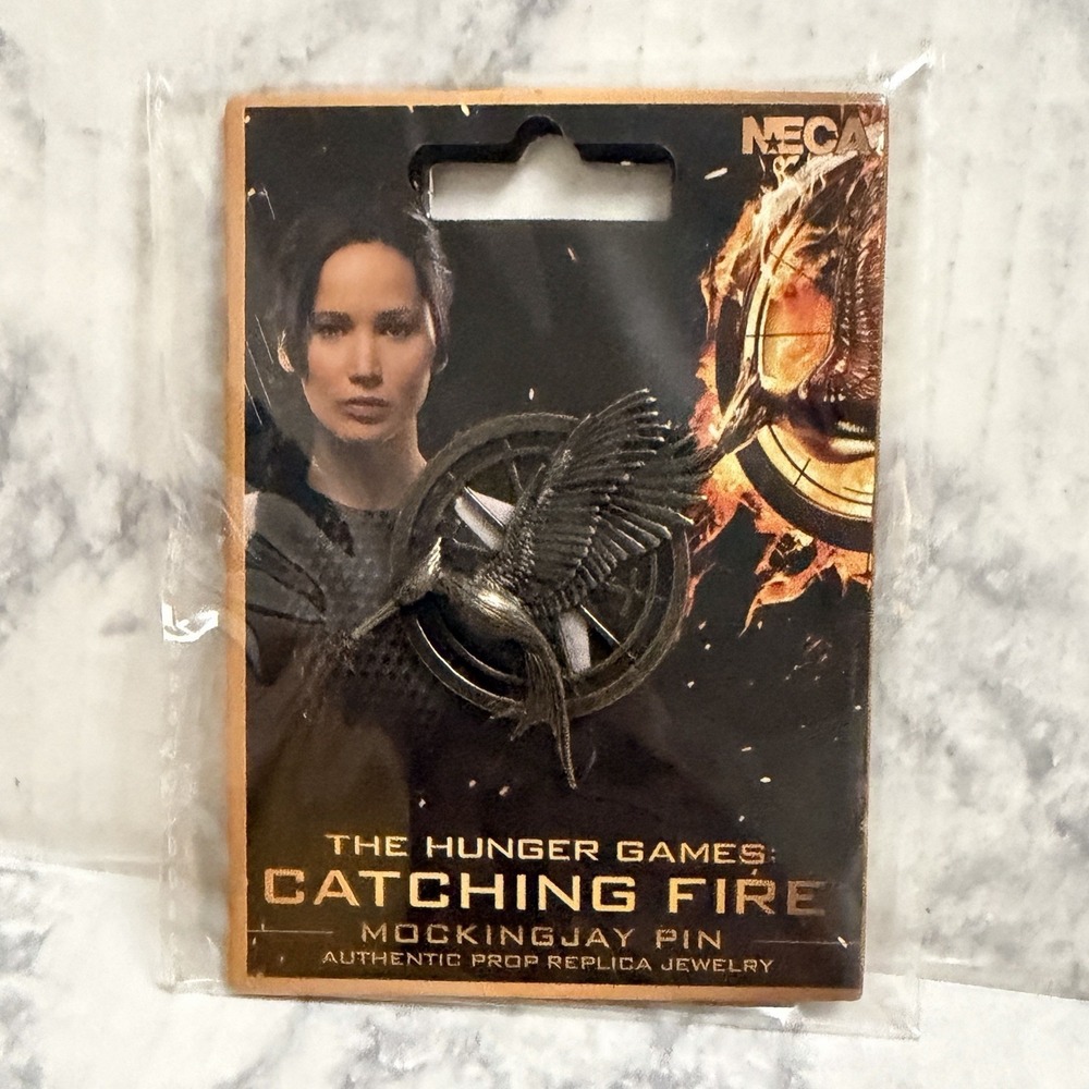 Vintage The Hunger Games Catching Fire Mockingjay Pin NECA Lionsgate 2013 Sealed